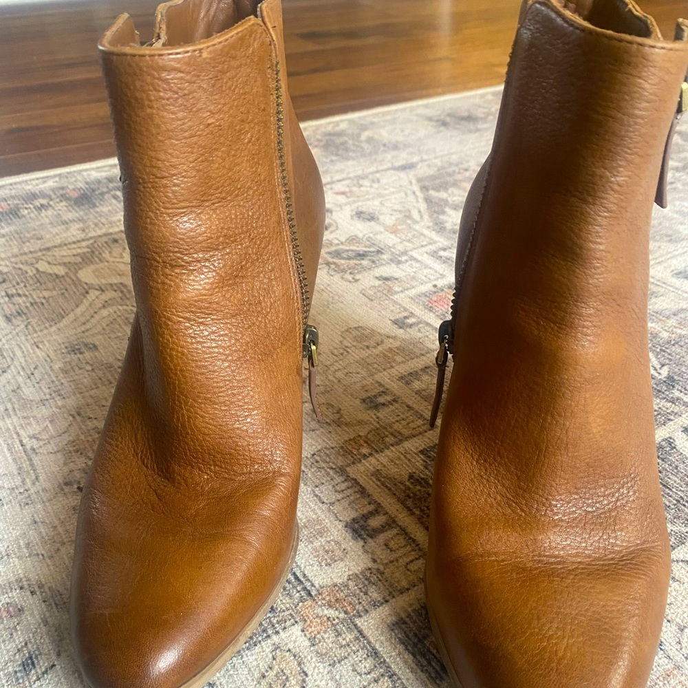 Brown leather Michael Kors short ankle boots. Only worn a few times.